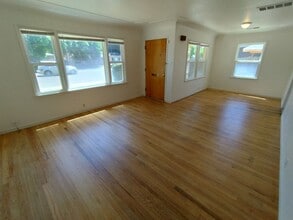 229 El Vista Ave in Modesto, CA - Building Photo - Building Photo