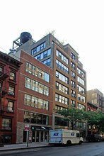 233 W 26th St in New York, NY - Building Photo - Building Photo