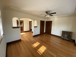 6126 W Burnham St in West Allis, WI - Building Photo - Interior Photo