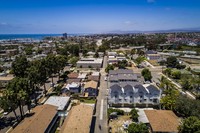 609 N Clementine St in Oceanside, CA - Foto de edificio - Building Photo