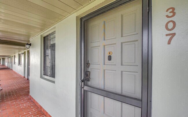 4070 Tivoli Ct in Greenacres, FL - Building Photo - Building Photo