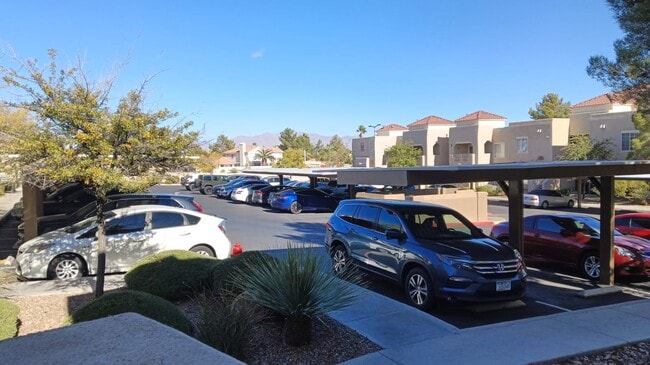 property at 1901 Villa Palms Ct