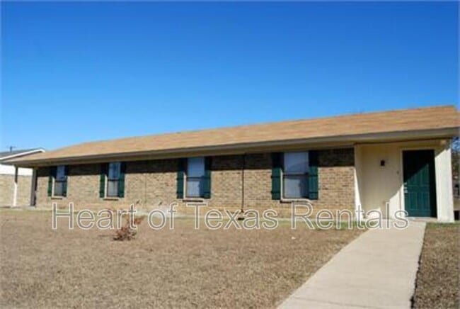 property at 2410 Comanche Trl