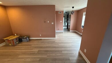 701 Ferndale Ct, Unit 701 Ferndale Court in Indianapolis, IN - Foto de edificio - Building Photo