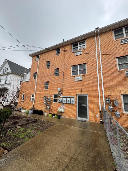 146-61 Delaware Ave in Queens, NY - Building Photo