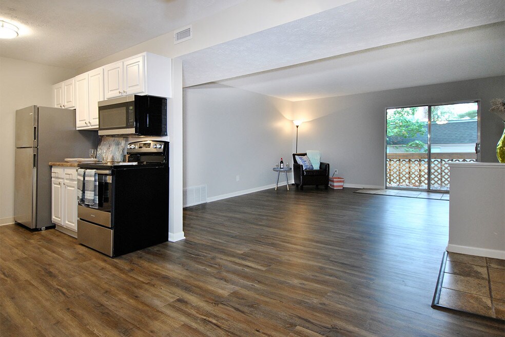 Camelot Woods Apartments and Nearby Grand Rapids Apartments For Rent