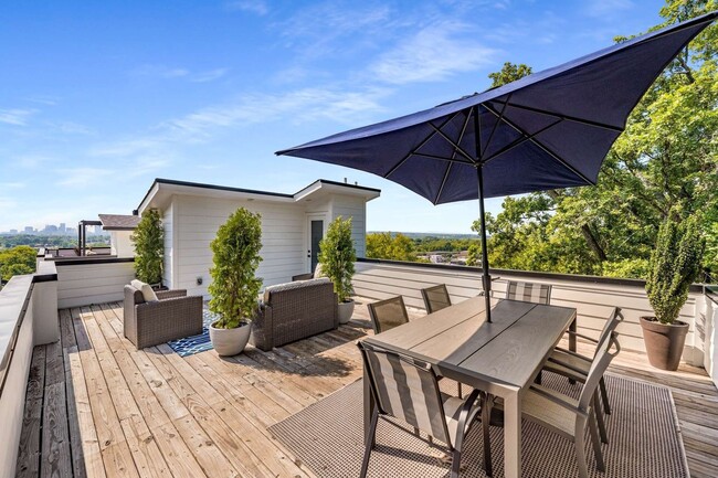 3208B Resha Ln in Nashville, TN - Building Photo - Building Photo