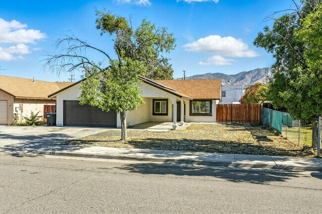 639 E 5th St in San Jacinto, CA - Building Photo - Building Photo