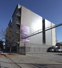 CA23 II in Chicago, IL - Foto de edificio - Building Photo