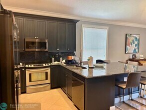 7958 NW 66th Terrace in Parkland, FL - Building Photo - Building Photo