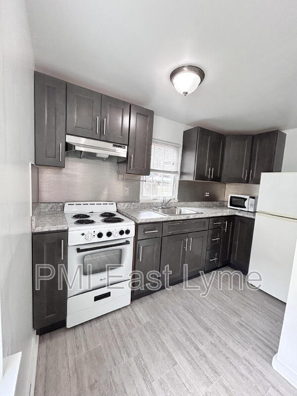 property at 39 Shaw St