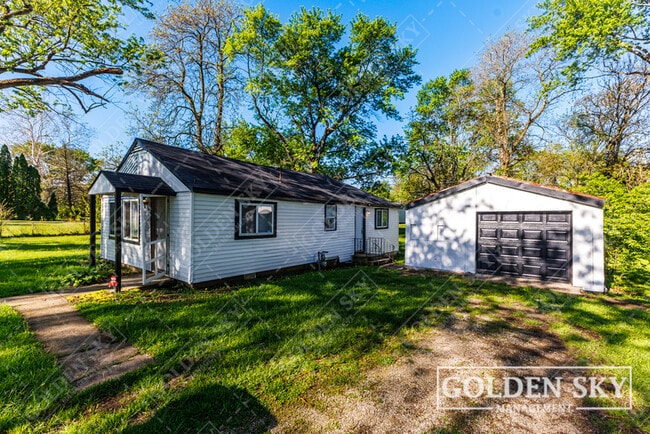 property at 2321 N Macedonia Ave