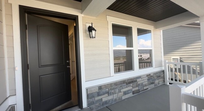 13646 S Watts Ln in Riverton, UT - Building Photo - Building Photo