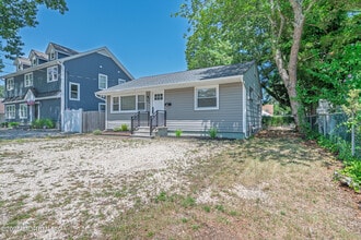 472 Pinecroft Dr in Brick, NJ - Building Photo - Building Photo