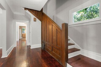 4927 S Corbett Ave in Portland, OR - Building Photo - Building Photo