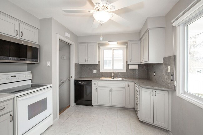 6450 Michael Dr in Brook Park, OH - Building Photo - Building Photo