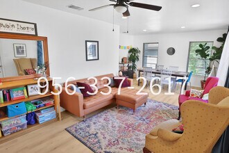 832 Indiana St in San Antonio, TX - Building Photo - Building Photo