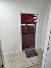 2880 NW 56th St in Miami, FL - Building Photo - Building Photo