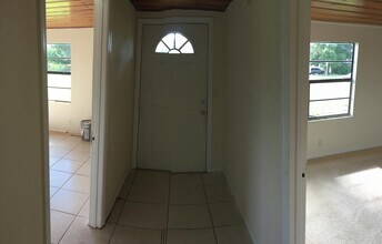 3302 Meadow Ln in Fort Pierce, FL - Building Photo - Building Photo
