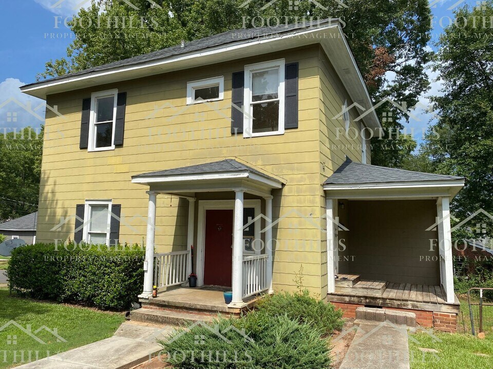 110 N Prevost St-Unit -Unit B in Anderson, SC - Foto de edificio