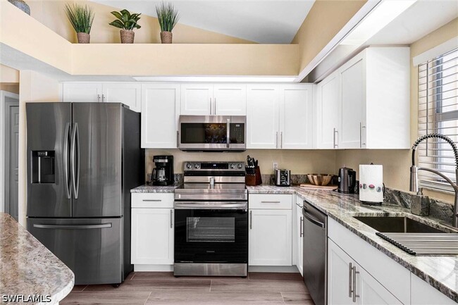property at 2122 SW 25th St