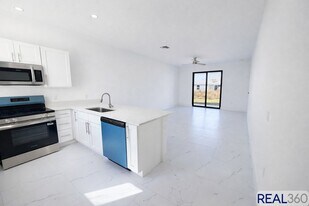 828 Holmes Ave in Lehigh Acres, FL - Building Photo