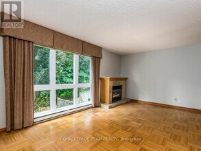 11 Peary Way in Ottawa, ON - Building Photo - Building Photo