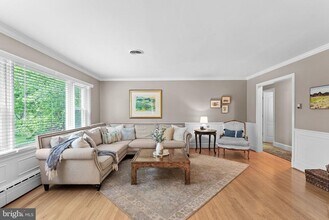 521 S. Nursery Ave. in Purcellville, VA - Building Photo - Building Photo