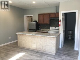 2333 Pillette Rd in Windsor, ON - Building Photo