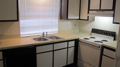 7503 Abonado Rd in Tampa, FL - Building Photo - Building Photo