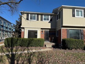 1111 Holland St in Birmingham, MI - Building Photo