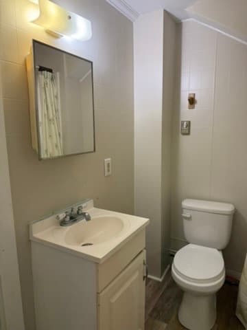 12 Farren Ave, Unit Floor 3 in Turners Falls, MA - Building Photo - Building Photo