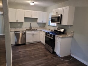 5478 Justo St in San Antonio, TX - Building Photo - Building Photo