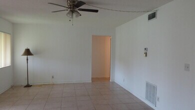 5883 La Paseos Dr in Greenacres, FL - Building Photo - Building Photo