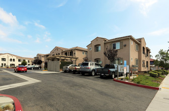 La Mision Village (no availability) in Oceanside, CA - Foto de edificio - Building Photo