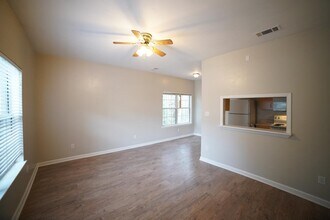2403 Hartsfield Rd in Tallahassee, FL - Building Photo - Building Photo