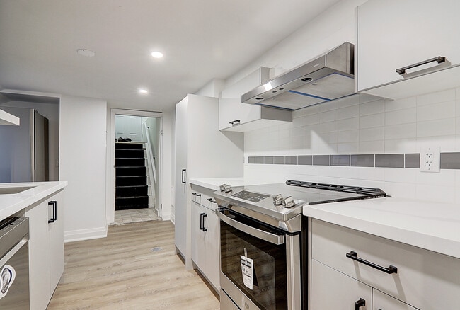 130 Lambton Ave in Toronto, ON - Building Photo - Building Photo