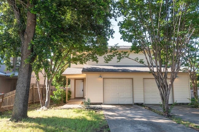 property at 925 Chisholm Cove