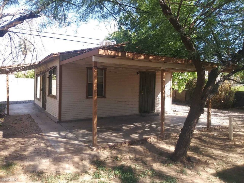 3315 E Cambridge Ave-Unit -Apt 3 in Phoenix, AZ - Building Photo