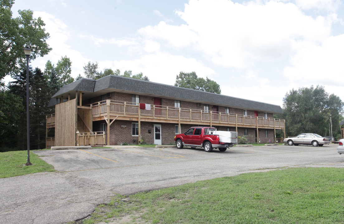 Baraga Manor in Otsego, MI - Building Photo