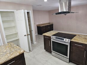 1704 NW 39th Terrace in Gainesville, FL - Building Photo - Building Photo