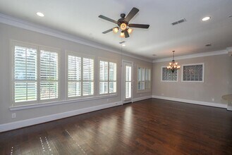 1110 Oakwood Pass Ct in Houston, TX - Building Photo - Building Photo