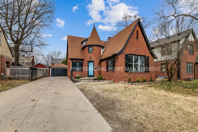 property at 305 S Oliver Ave