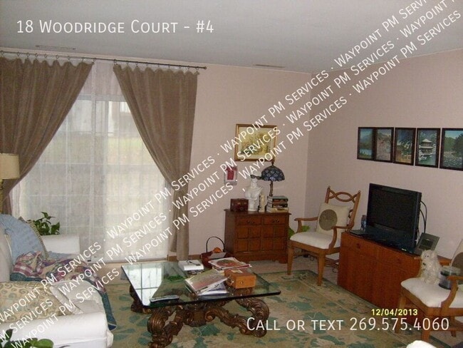 property at 18 Woodridge Ct