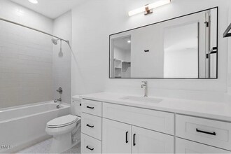 732 Hopkins St in Durham, NC - Building Photo - Building Photo