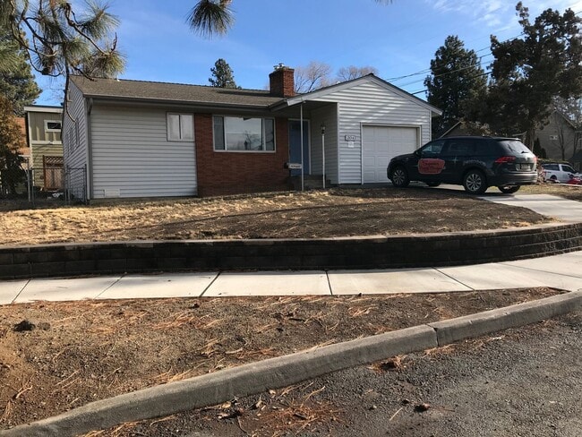 204 NE 5th St in Bend, OR - Building Photo - Building Photo