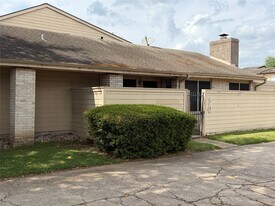 10362 Cook Rd in Houston, TX - Building Photo