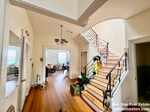 1712 Beacon St in Brookline, MA - Building Photo - Building Photo