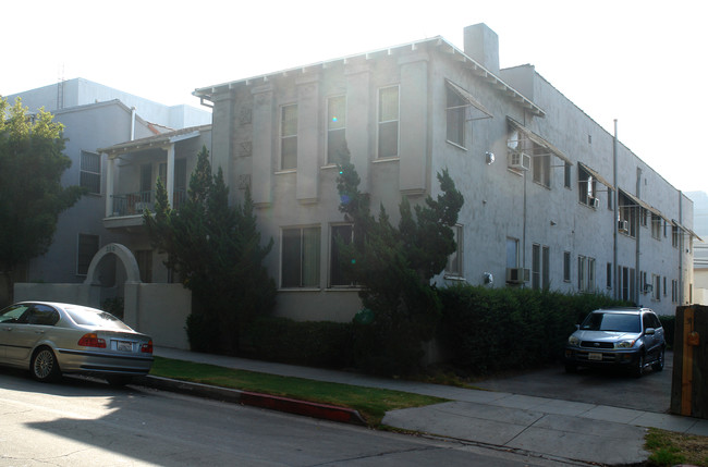 350-354 E Cypress Ave in Burbank, CA - Building Photo - Building Photo