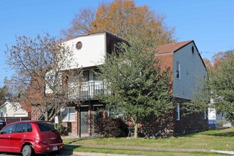 4660 Denver Ave in Norfolk, VA - Foto de edificio - Building Photo